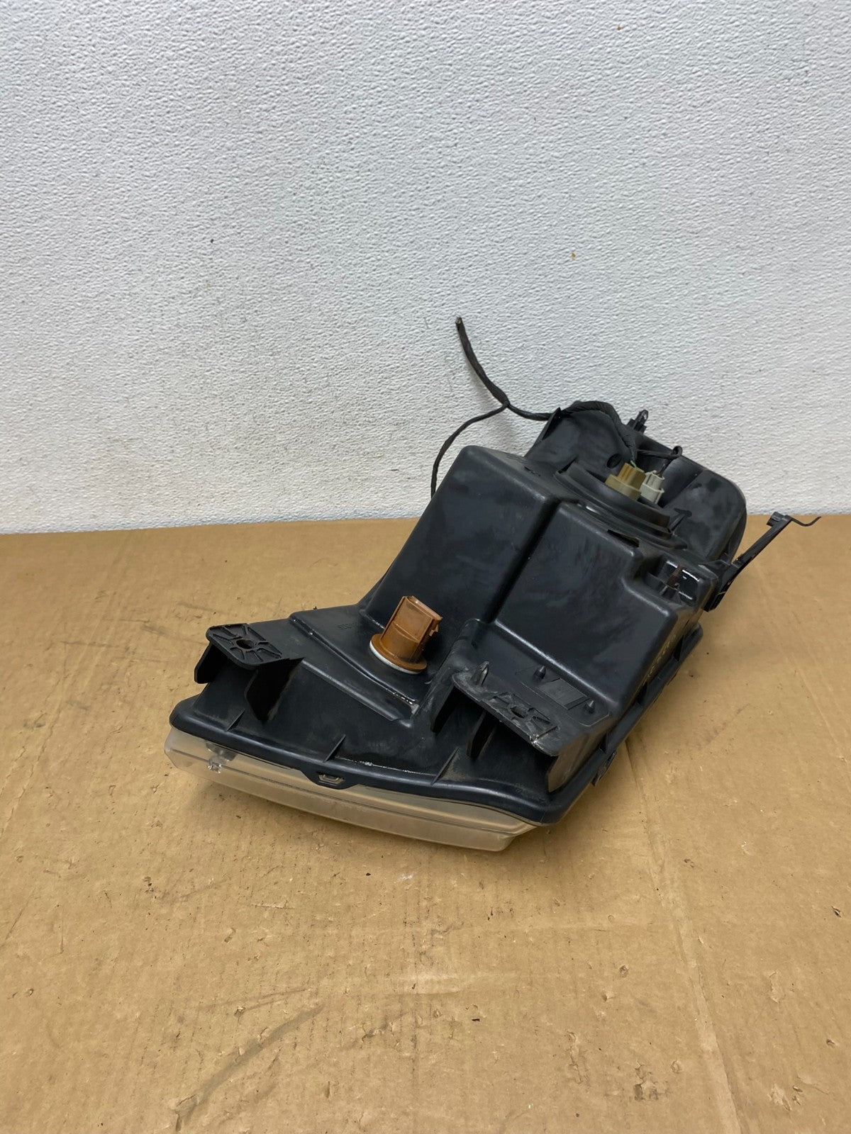 2004 to 2008 Ford F-150 F150 Left Driver LH Halogen Headlight AC8618 DW5