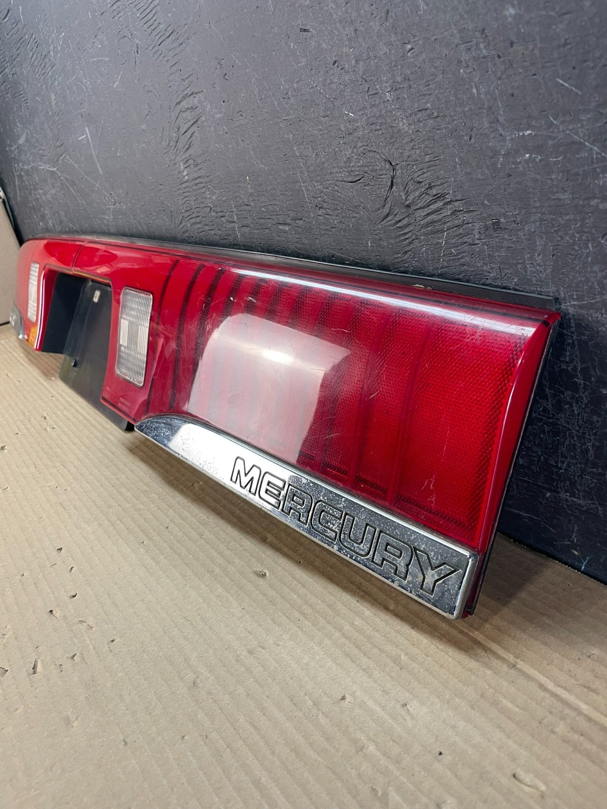 1989 1990 Mercury Cougar LS Rear Trunk Center Tailgate Tail Light Panel af33401