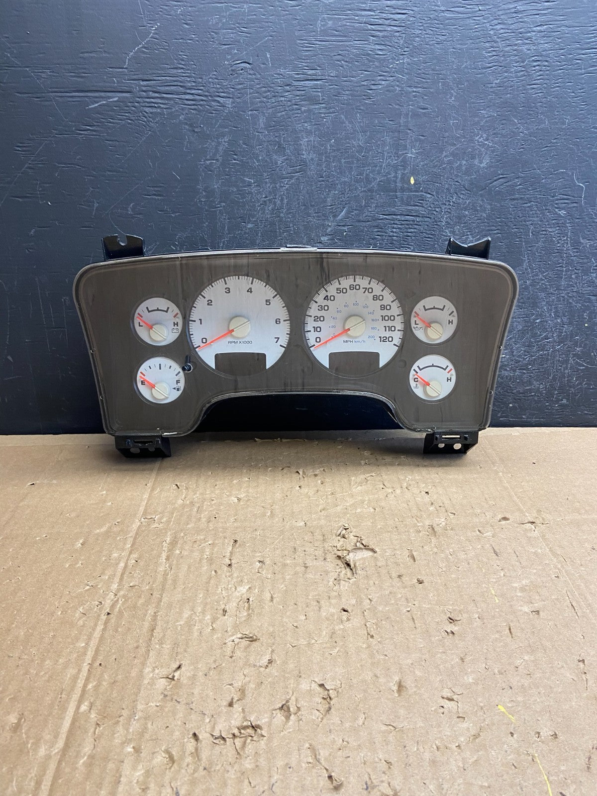 2002 2005 Dodge Ram 1500 Instrument Speedometer Gauge Cluster AD6898 DG0