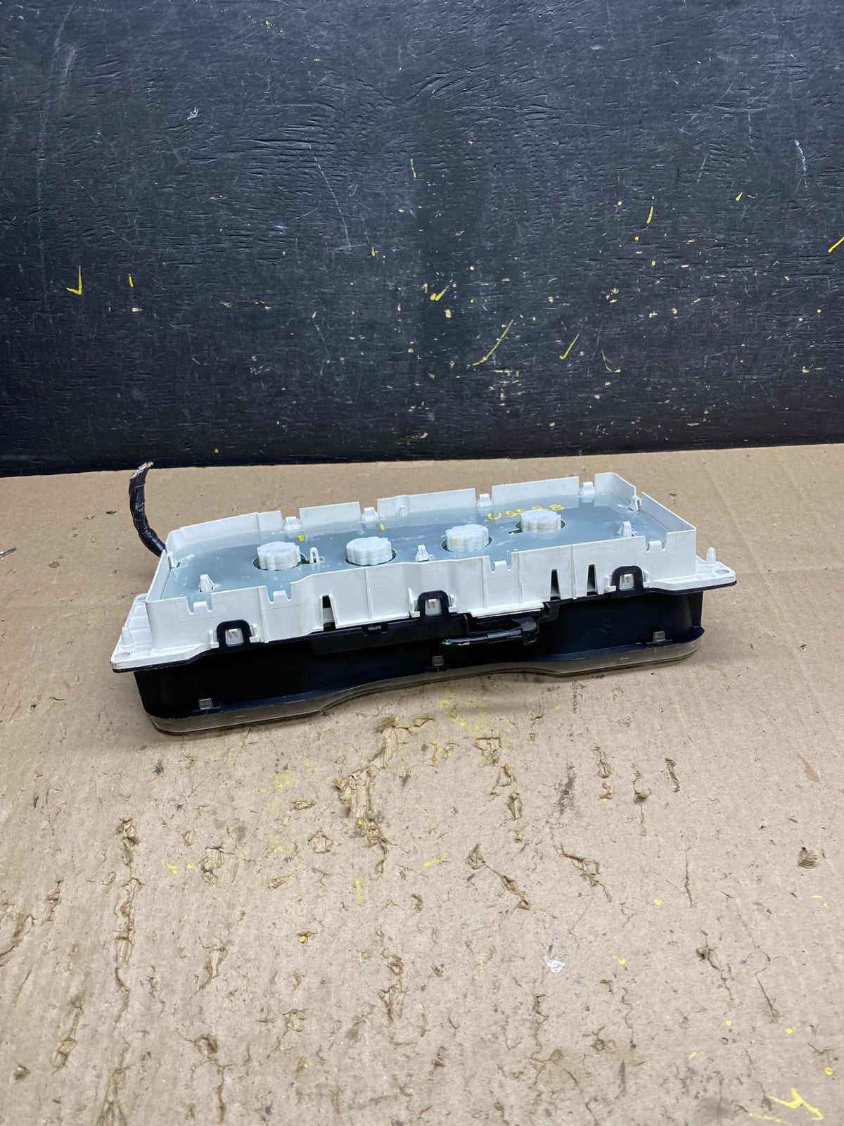 2009 to 2011 Lincoln Town Car Speedometer Cluster Gauge u5588 DG6