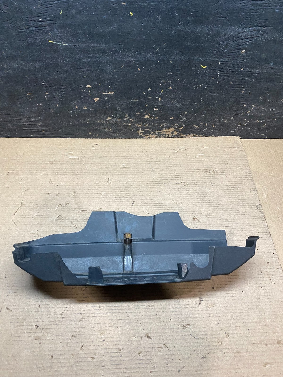 2008 to 2008 Audi  A6 3.2L Engine Motor Cover OEM v7091 DG4