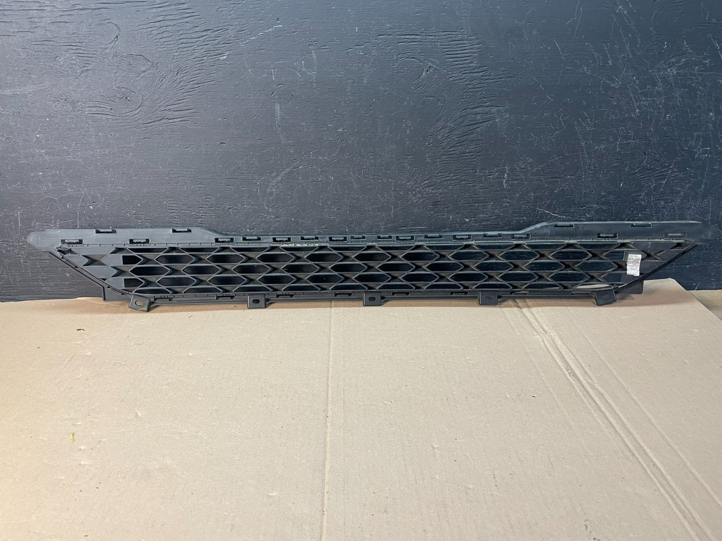 2019 to 2021 Hyundai Tucson Front Lower Grille Grill AD8348 DG3