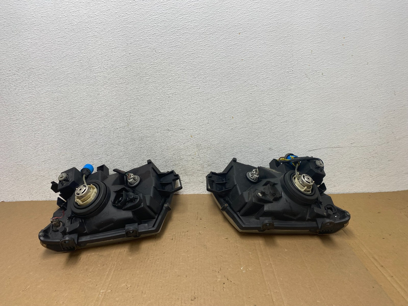 2005-2015 Nissan Xterra Driver Left+Right Side Set Headlights AD7934 DW10