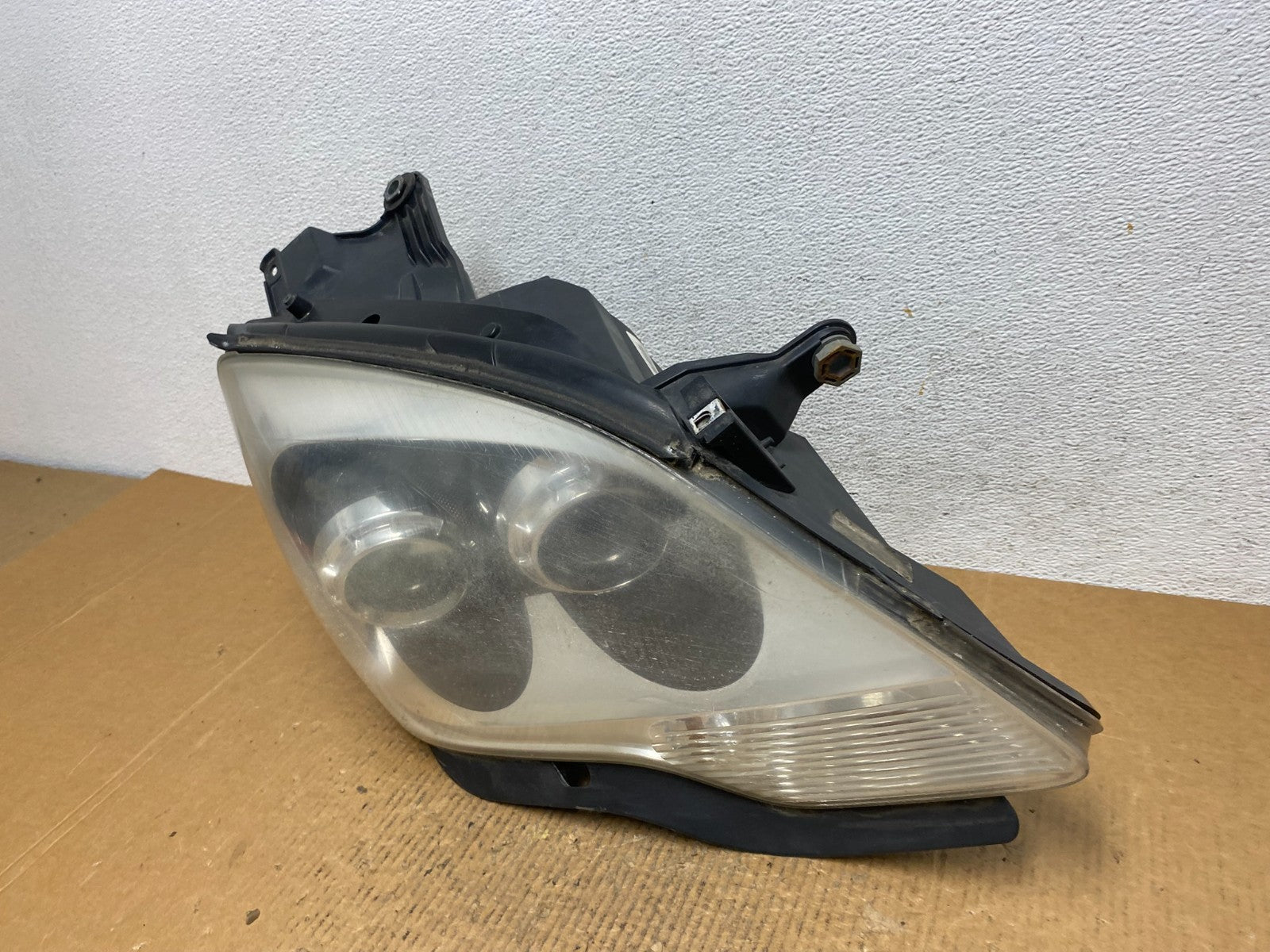 2007-2012 Gmc Acadia Xenon HID Headlight Right Passenger Side AE1436 DW1