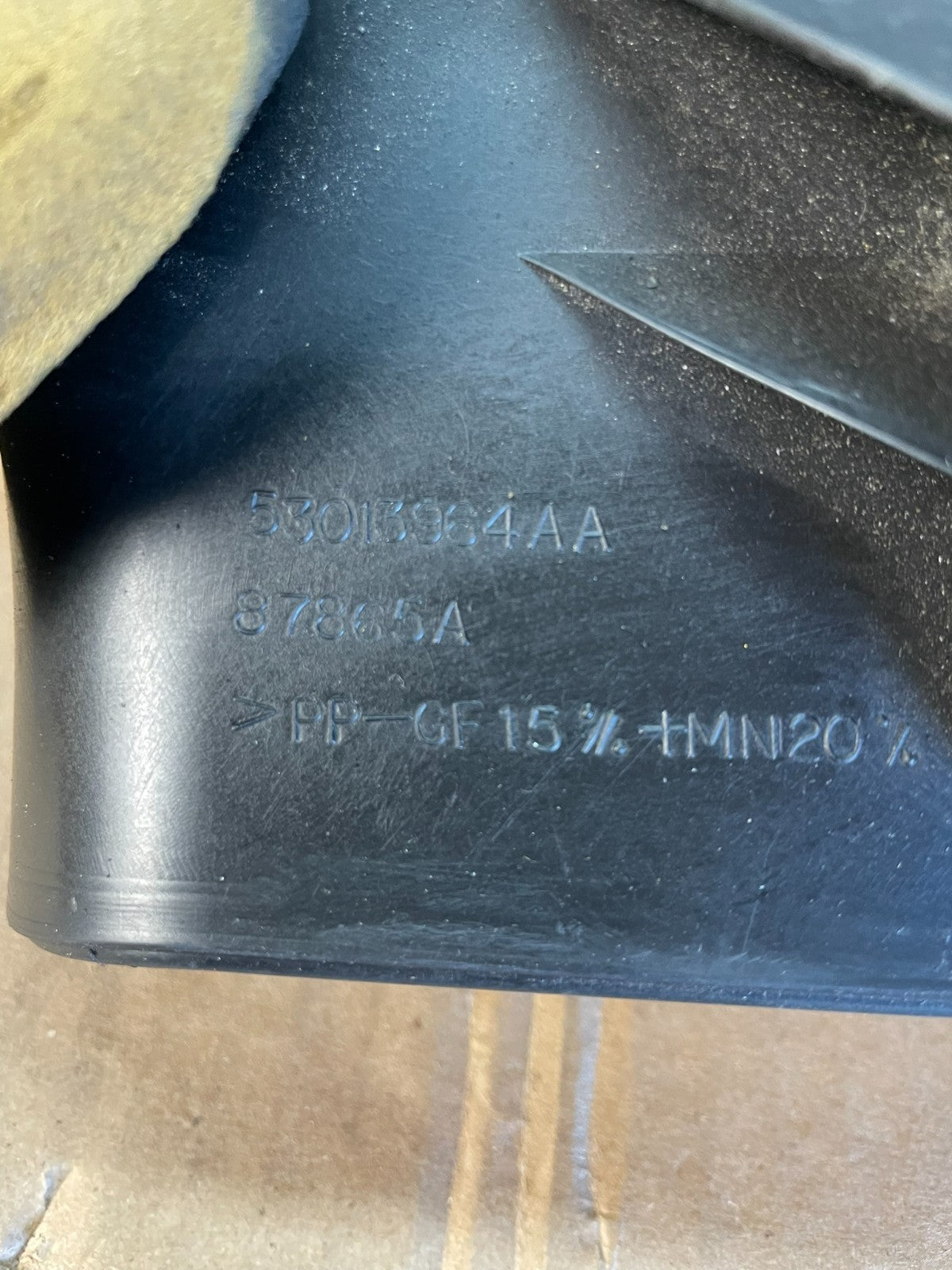 2008 to 2009 Jeep Grand Cherokee 4.7L 8 Cyl Engine Cover AC21622