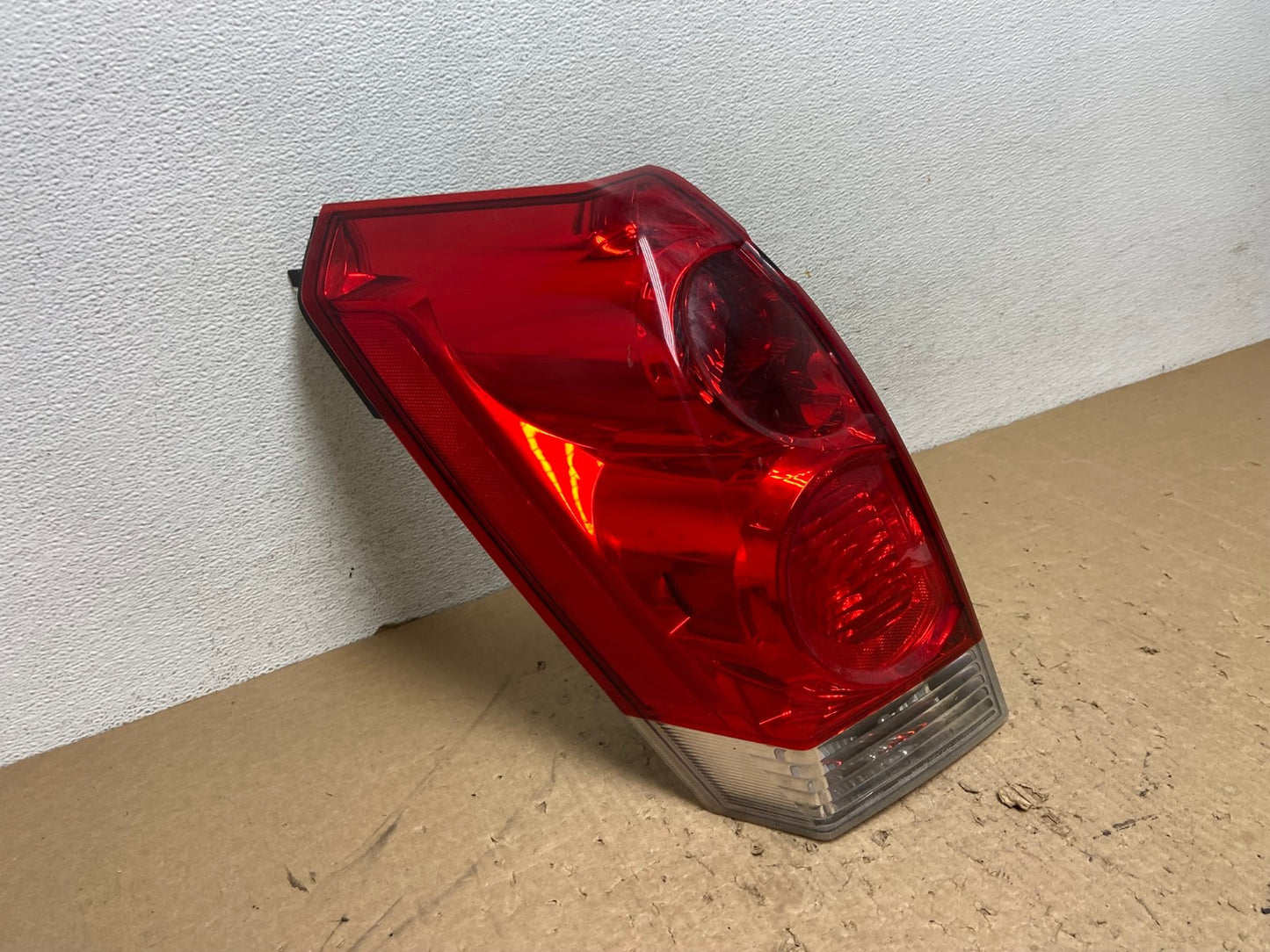 2004 to 2009 Nissan Quest Left Driver Lh Side Tail Light AG1412 LK2