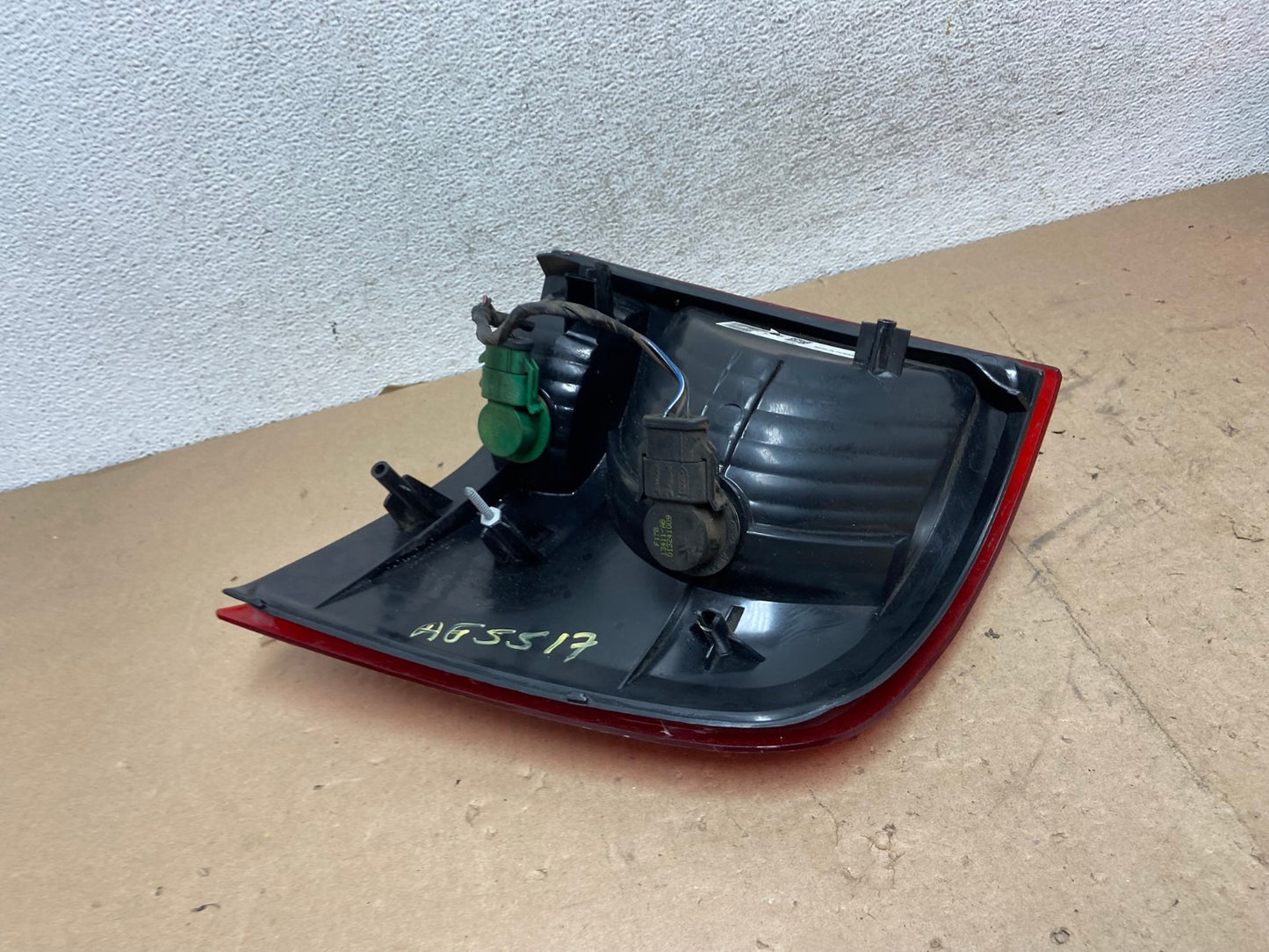 2002 to 2005 Ford Explorer Left Driver Lh Side Tail light DEPO AG5517 LK5