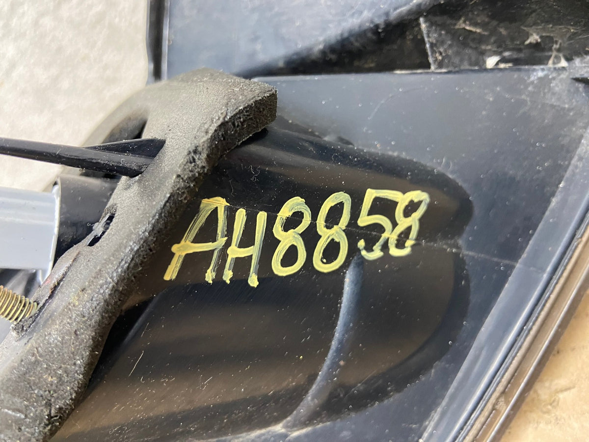 2004 2005 2006 Mazda 3 Hatchback Right Passenger Side Tail Light AH8858 LK6