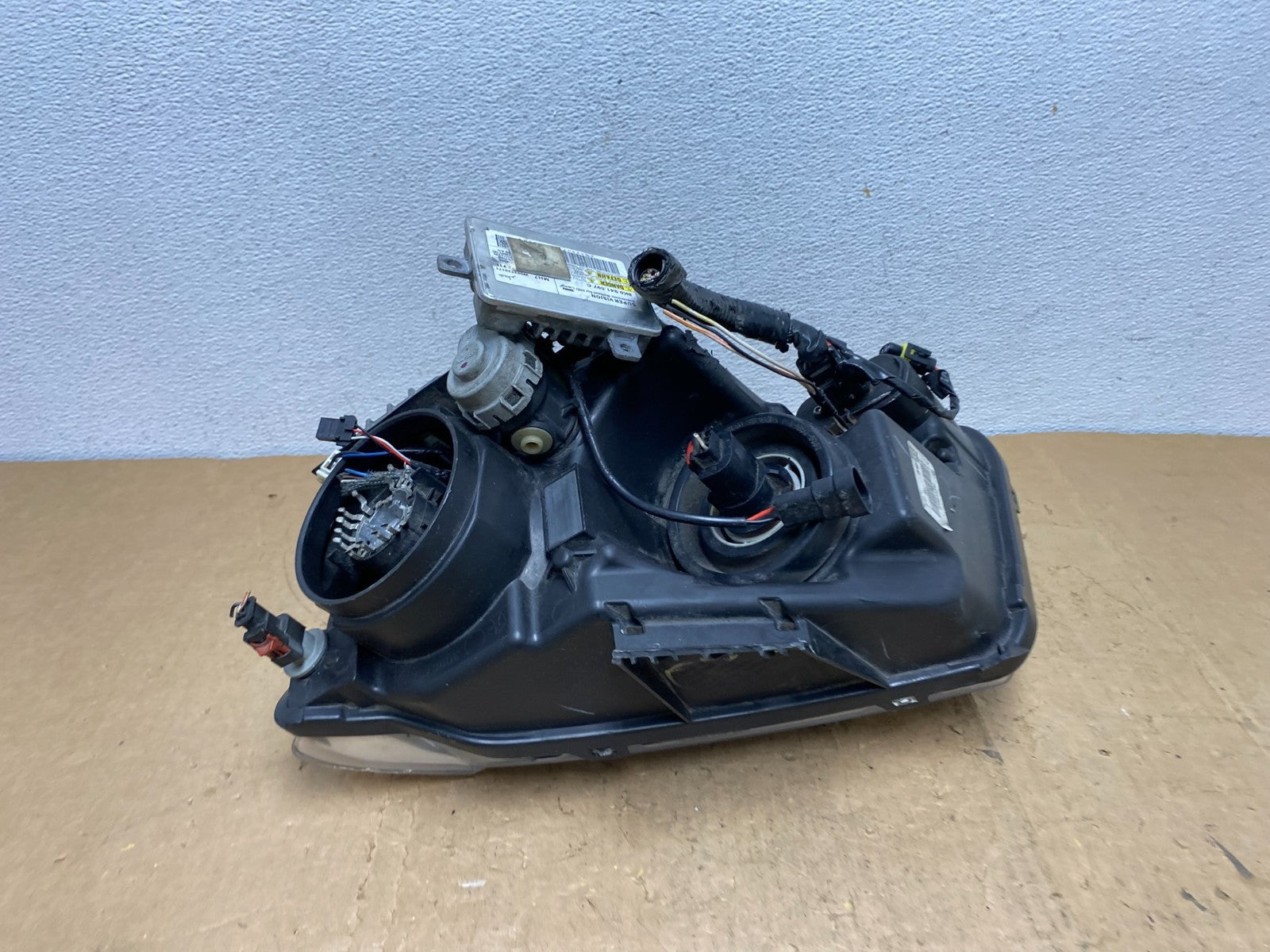 2011-2013 Jeep Grand Cherokee Right Passenger Xenon Headlight AD0550 DG9