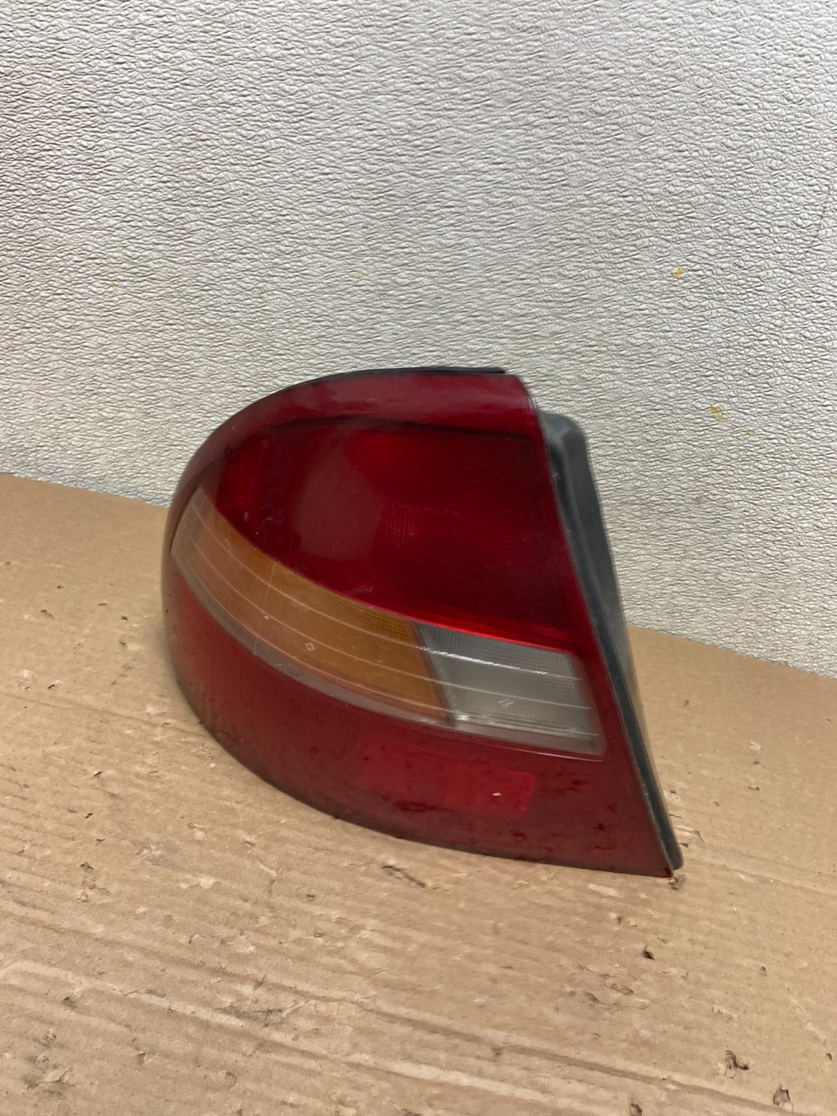 1997 to 1998 Hyundai Sonata Left Driver Side Tail Light Oem AB1456 LK0