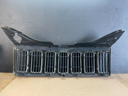 2008 2009 2010 Jeep Grand Cherokee Front Upper Grill Grille OEM AC2037 DG6
