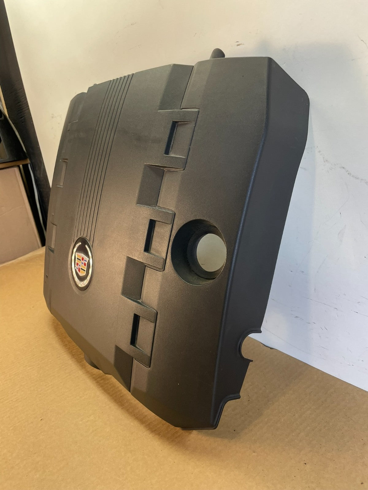 2008 to 2013 Cadillac CTS 3.6L Plastic Engine Cover Shield AG7556 DG1