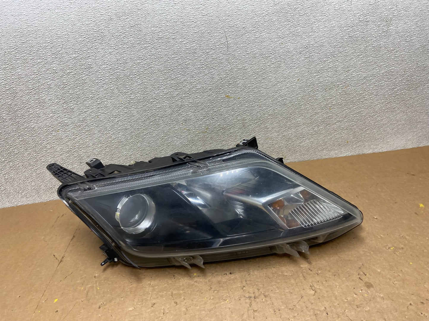 2010 2011 2012 Ford Fusion Right Passenger RH Headlight Halogen OEM Z7999 DW0