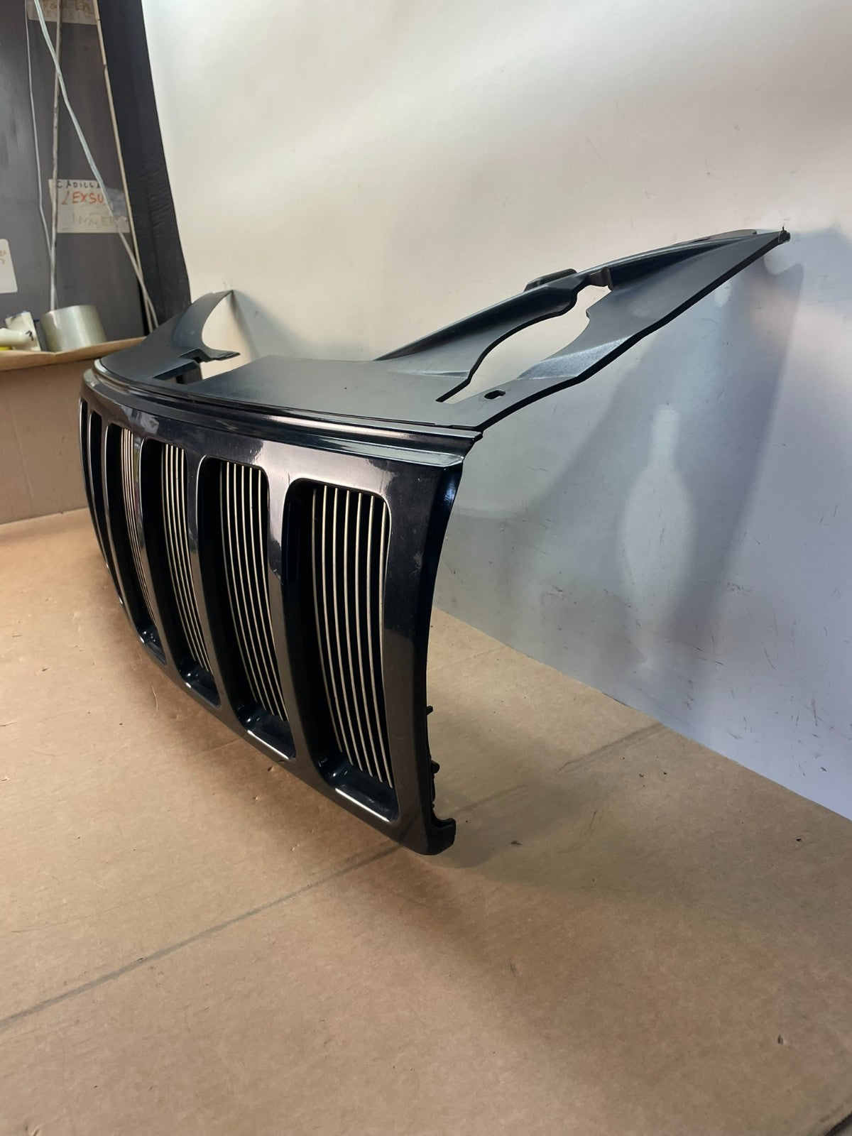 2005 2006 2007 Jeep Grand Cherokee Front Upper Grill Grille AJ1274 DG1