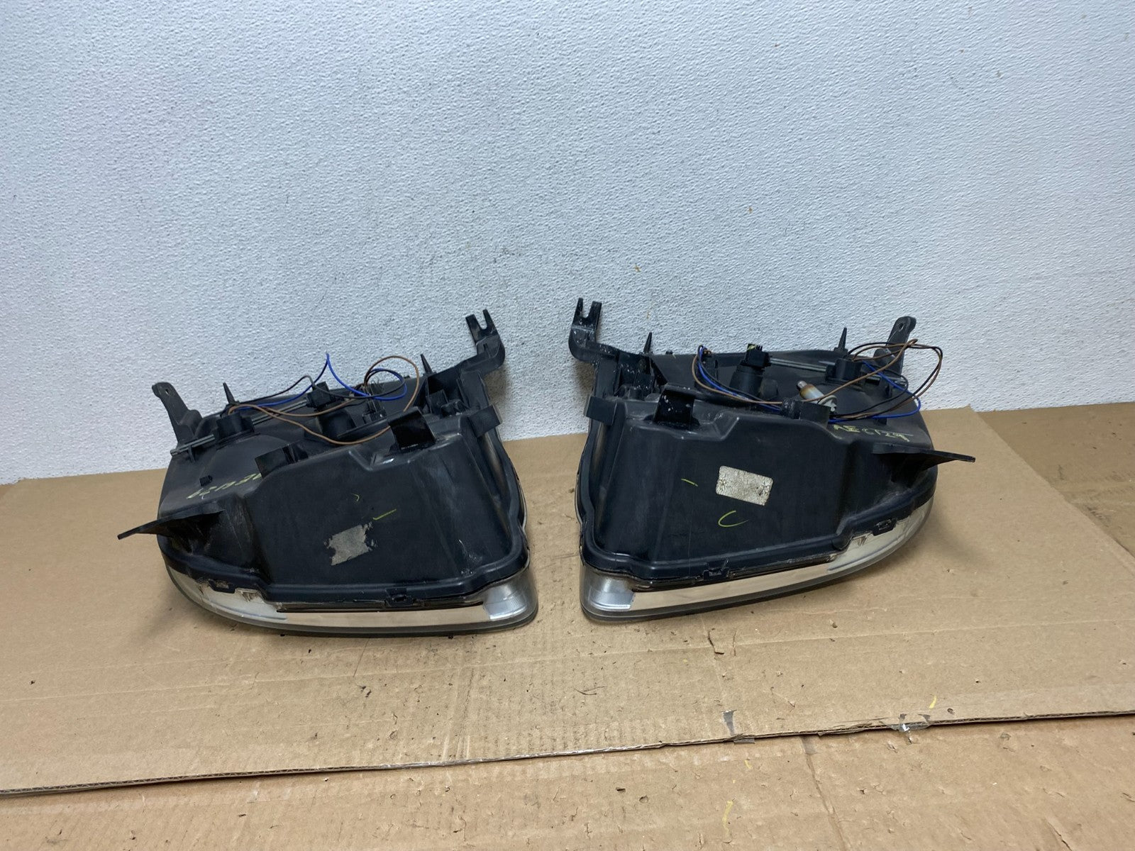 2007 - 2014 GMC Yukon Halogen Headlights Left+Right Side Set AE6129 DW10