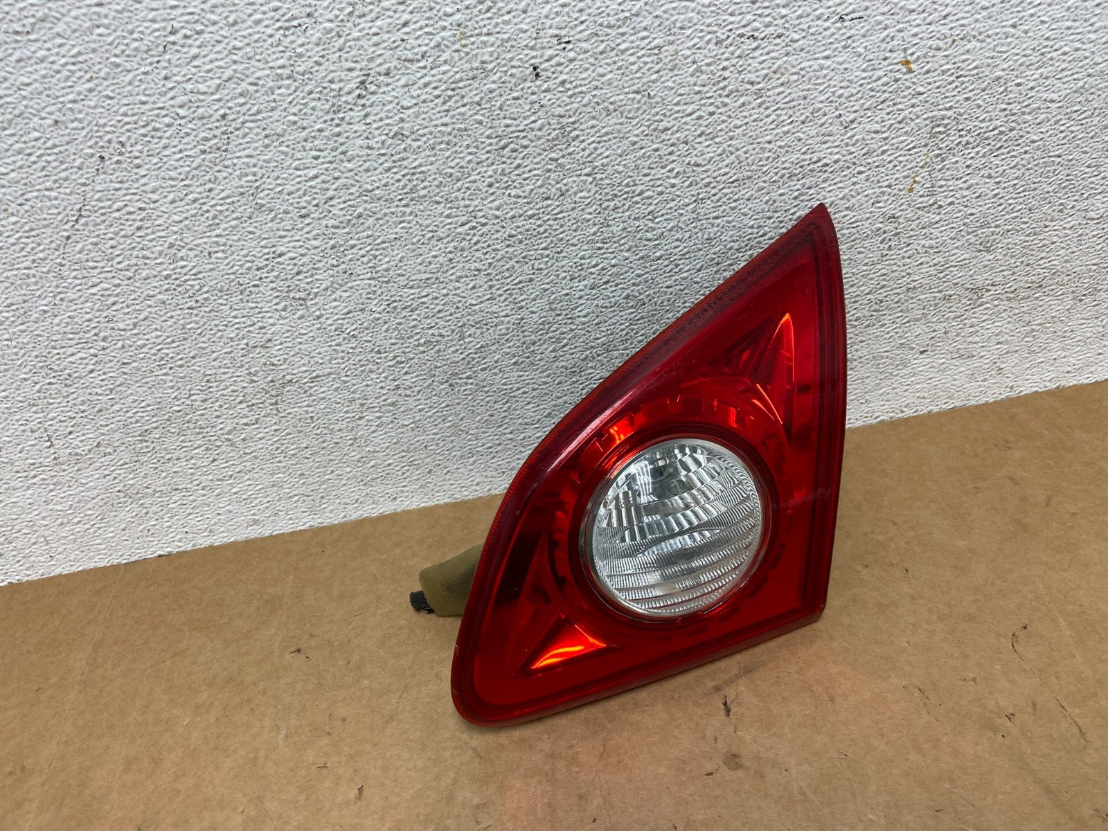 2008 - 2015 Nissan Rogue Right Passenger Side Tail Light Inner AE3132 DG2