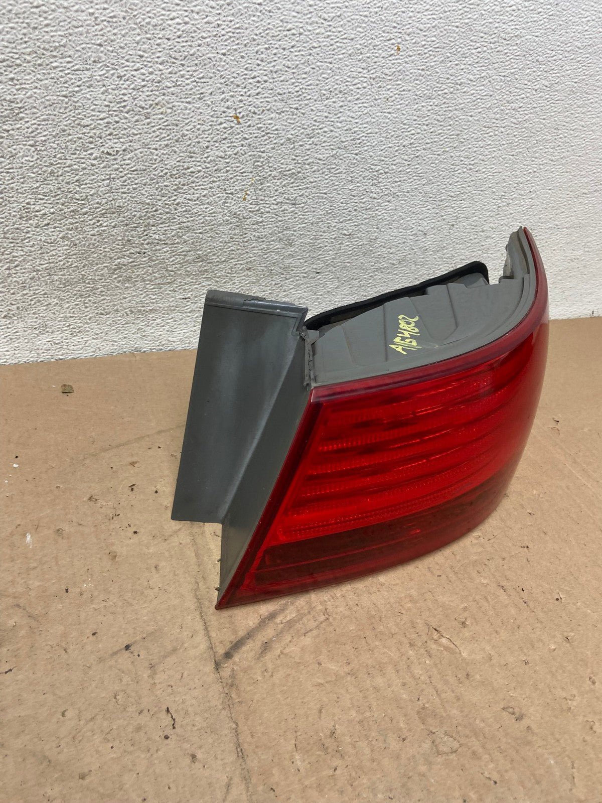 2009 to 2010 Hyundai Sonata Right Passenger Side Tail Light AG4802 LK2