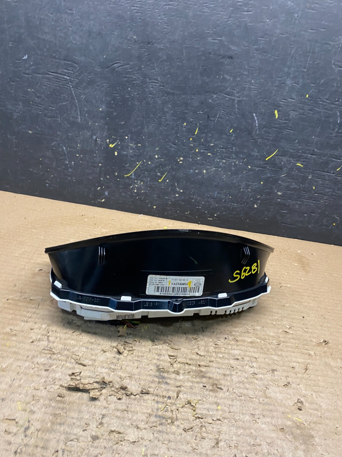 2005 2006 Land Rover LR3 Speedometer Cluster Gauge Oem s6281 DG3