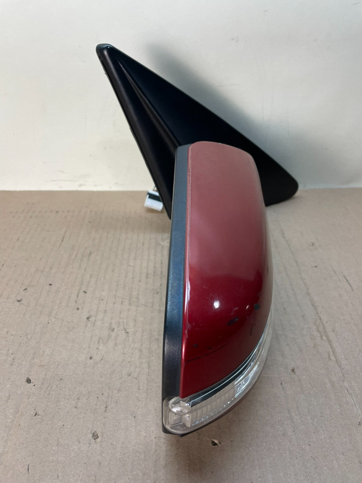 2011 to 2015 Kia Sorento Right Passenger Door Mirror Turn Signal AJ0752 DG8