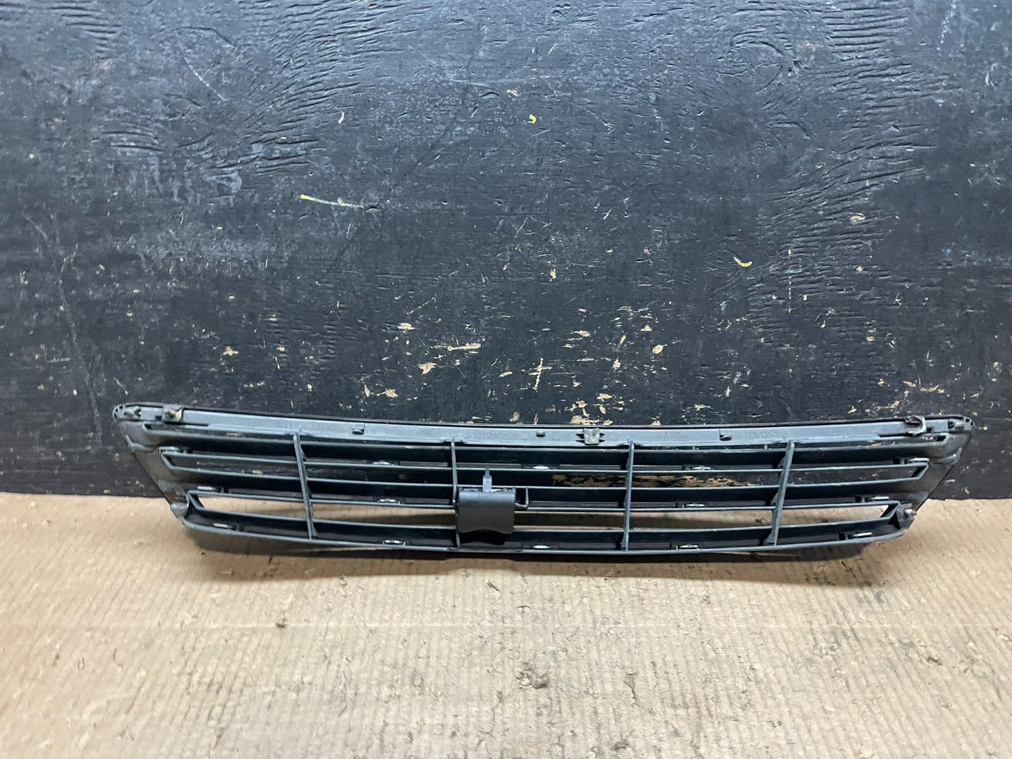 2004 Lexus ES330 Front Upper Grill Grille OEM Y6624 DG3