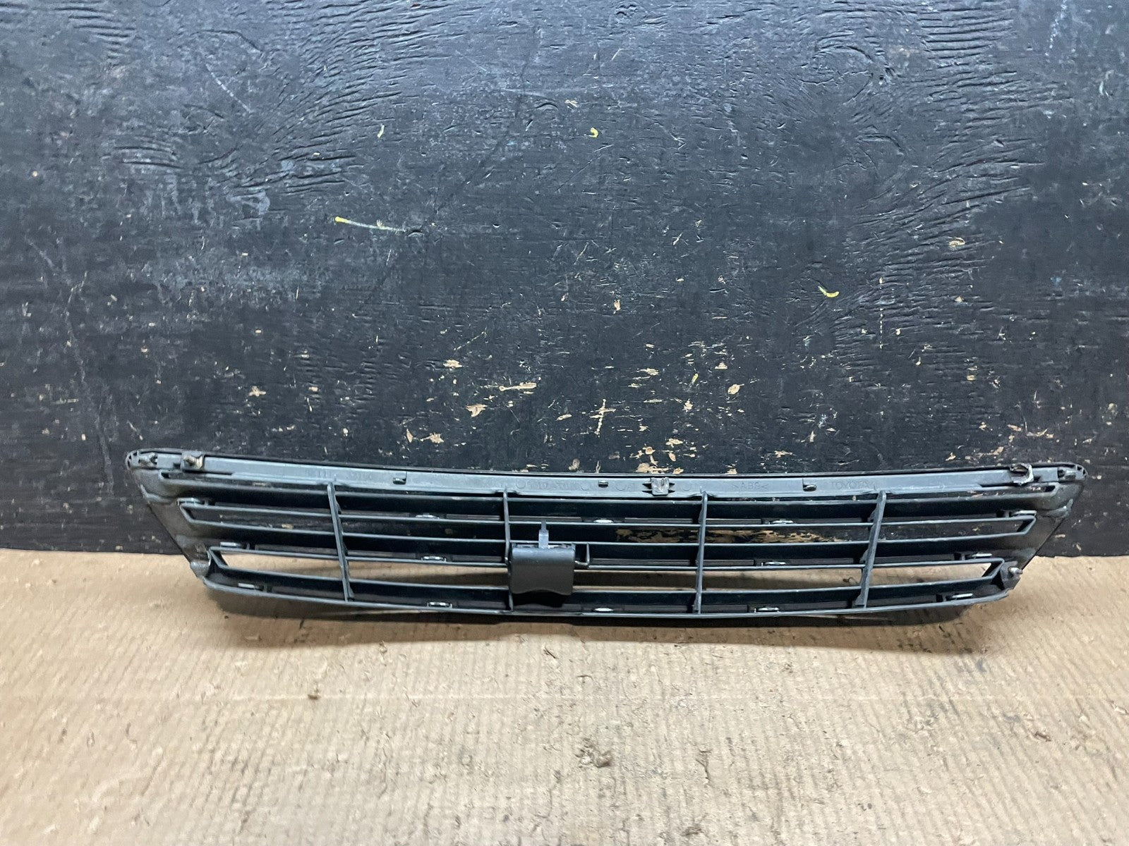 2004 Lexus ES330 Front Upper Grill Grille OEM Y6624 DG3