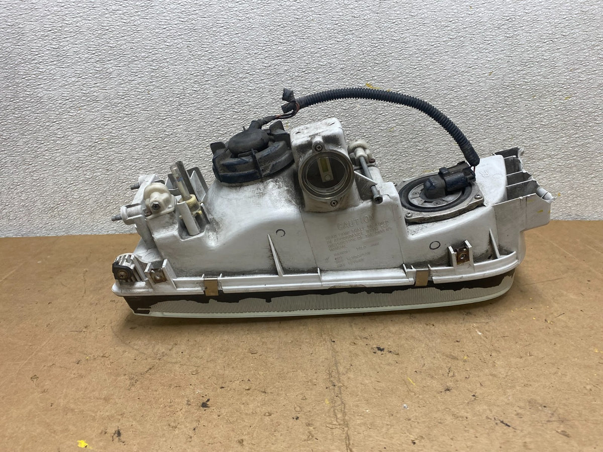 1994-1996 Infiniti Q45 Right Passenger Side Front Halogen Headlight X7269 DG4