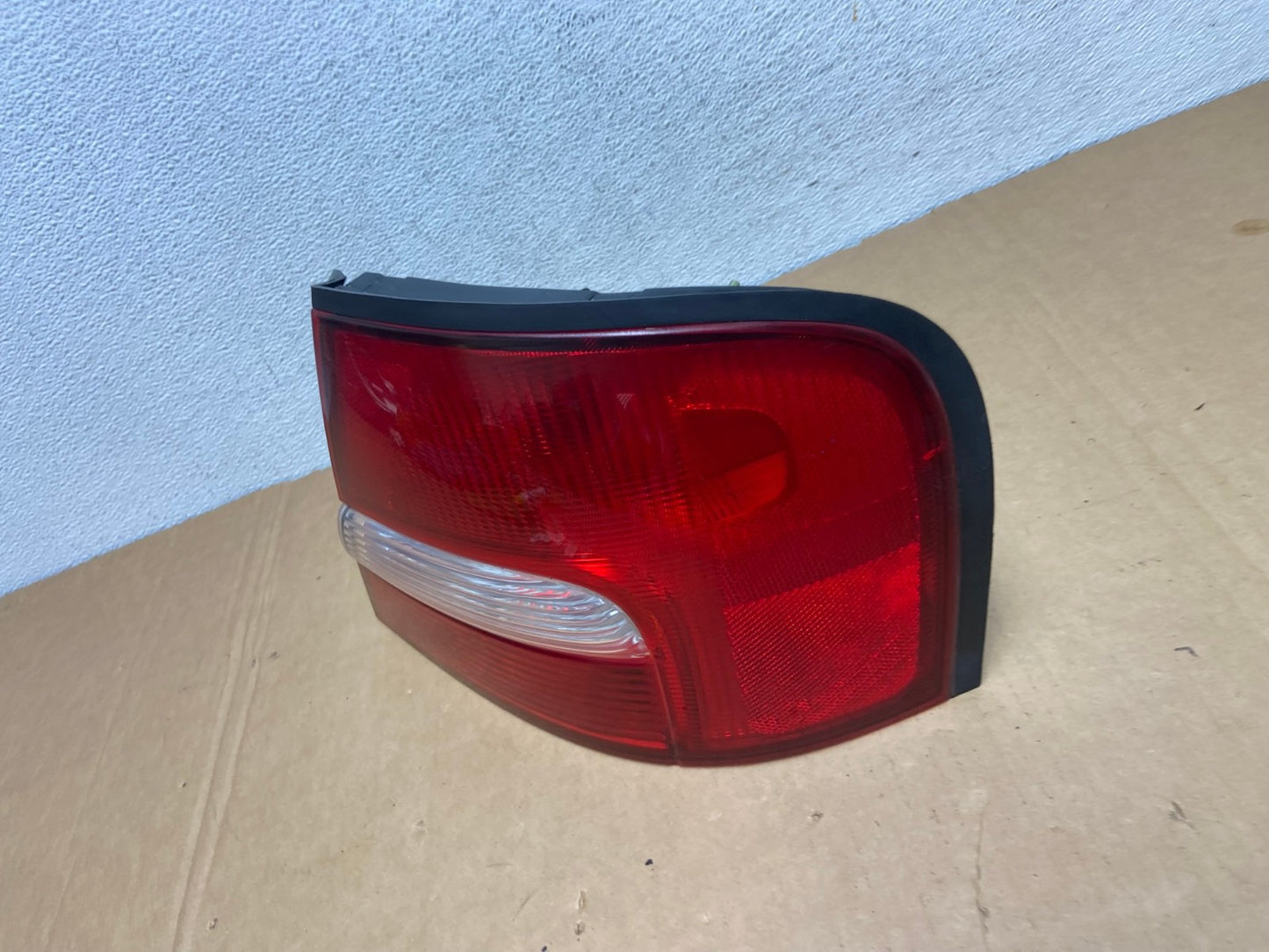 2000 to 2001 Nissan Altima Tail Light Right Passenger Rh Side AD2582 LK1