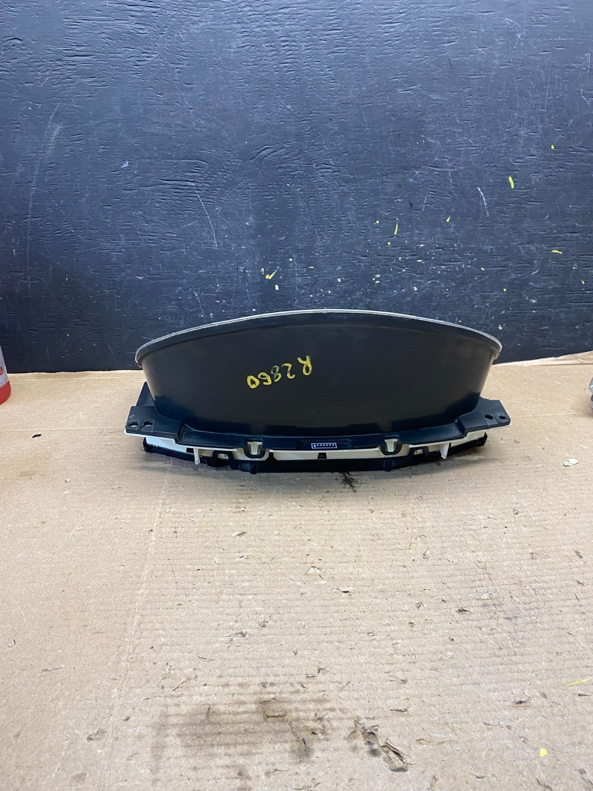 2004 to 2007 Chevrolet Express Speedometer Cluster Gauge OEM R2860 DG3