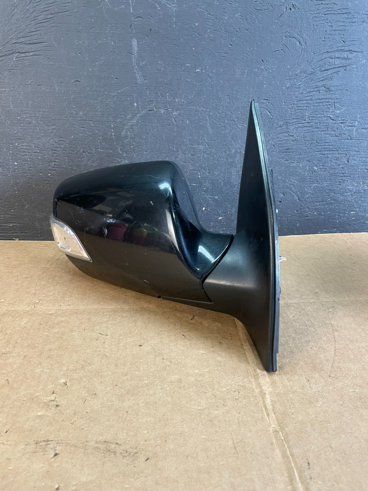 2011 to 2014 Kia Sedona Right Passenger RH Side Door Mirror AE0928 DW1
