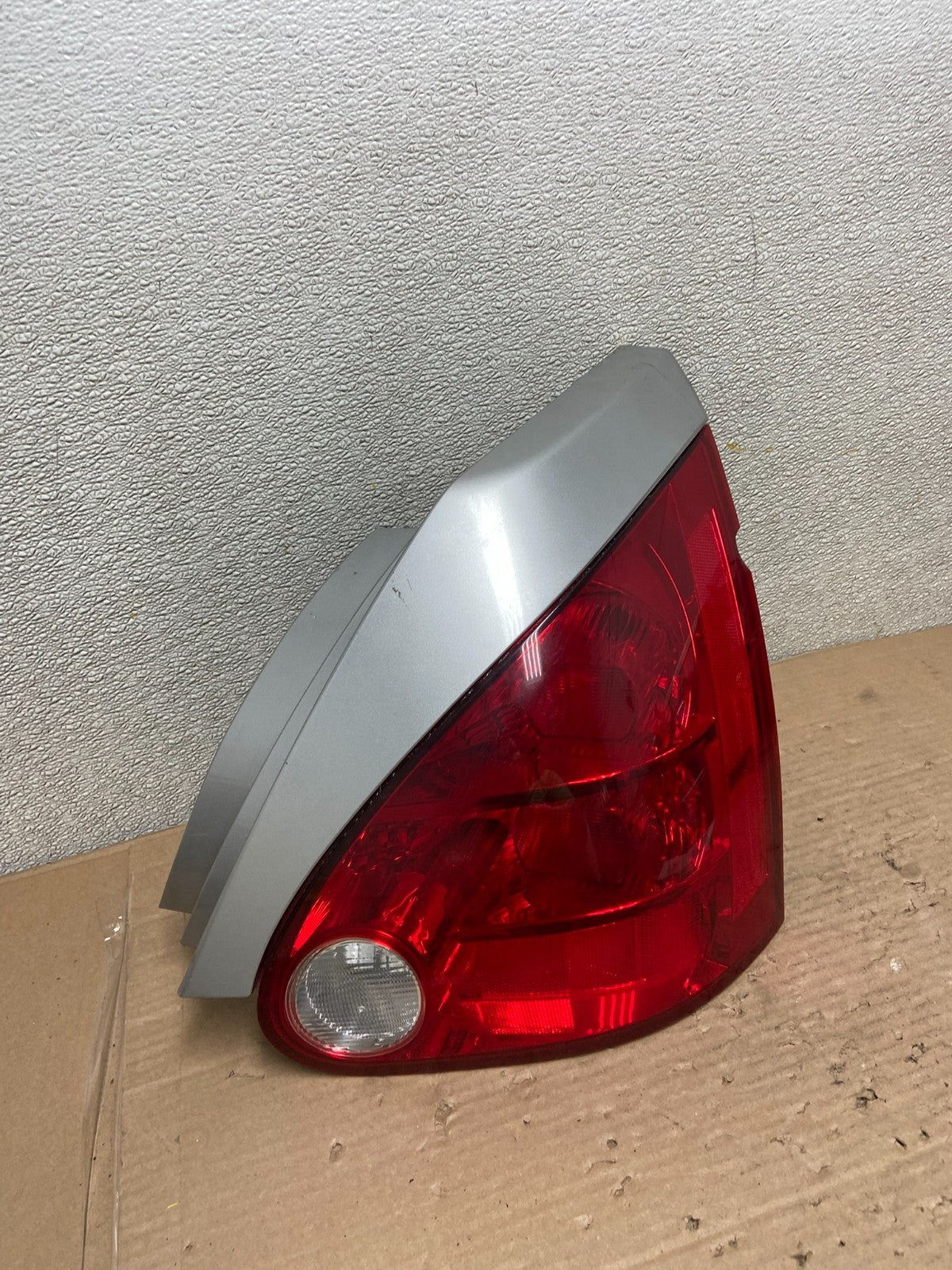 2004 2005 2006 2007 2008 Nissan Maxima Right Passenger Tail Light Oem AA9440 LK2