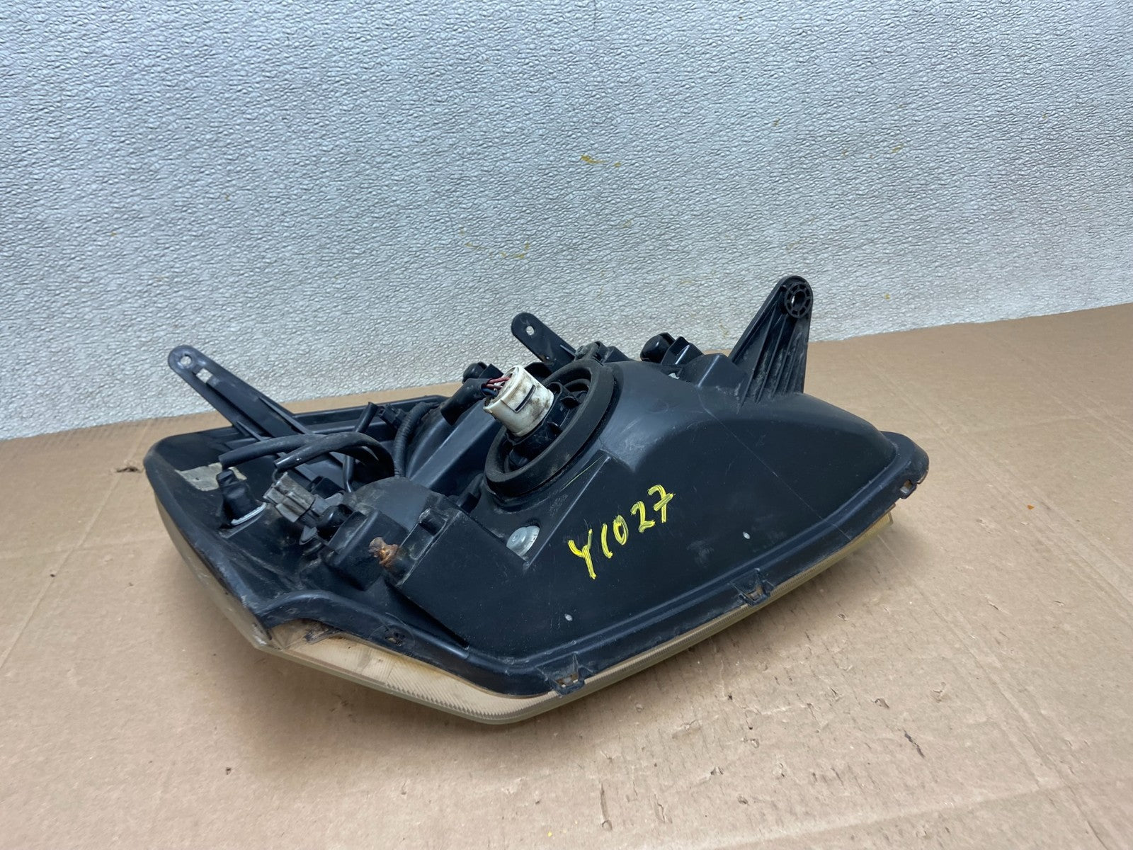 2005 to 2009 Chevrolet Equinox Left Driver LH Halogen Headlight Y1027 DW7