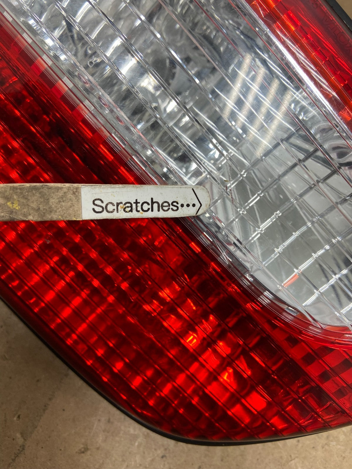 2001 - 2003 Toyota Sienna Right Passenger Rh Side Inner Tail Light AC5912 DW3