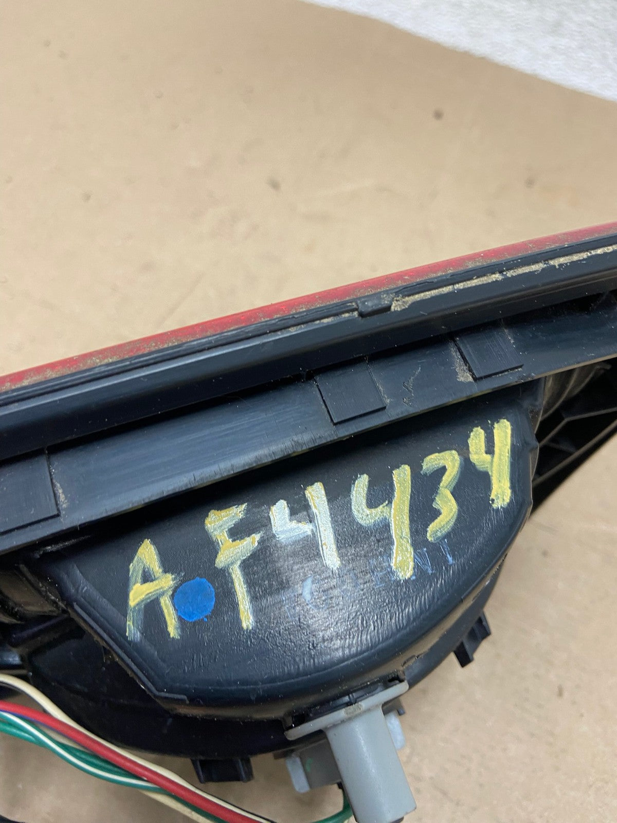 2001 - 2003 Toyota Sienna Right Passenger Rh Side Inner Tail Light AF4434 LK6