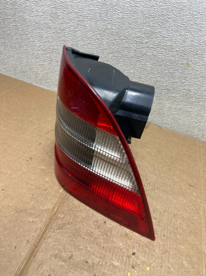 1998 to 2001 Mercedes ML320 ML-Class Right Passenger Rh Tail Light OEM AA1465 PS1