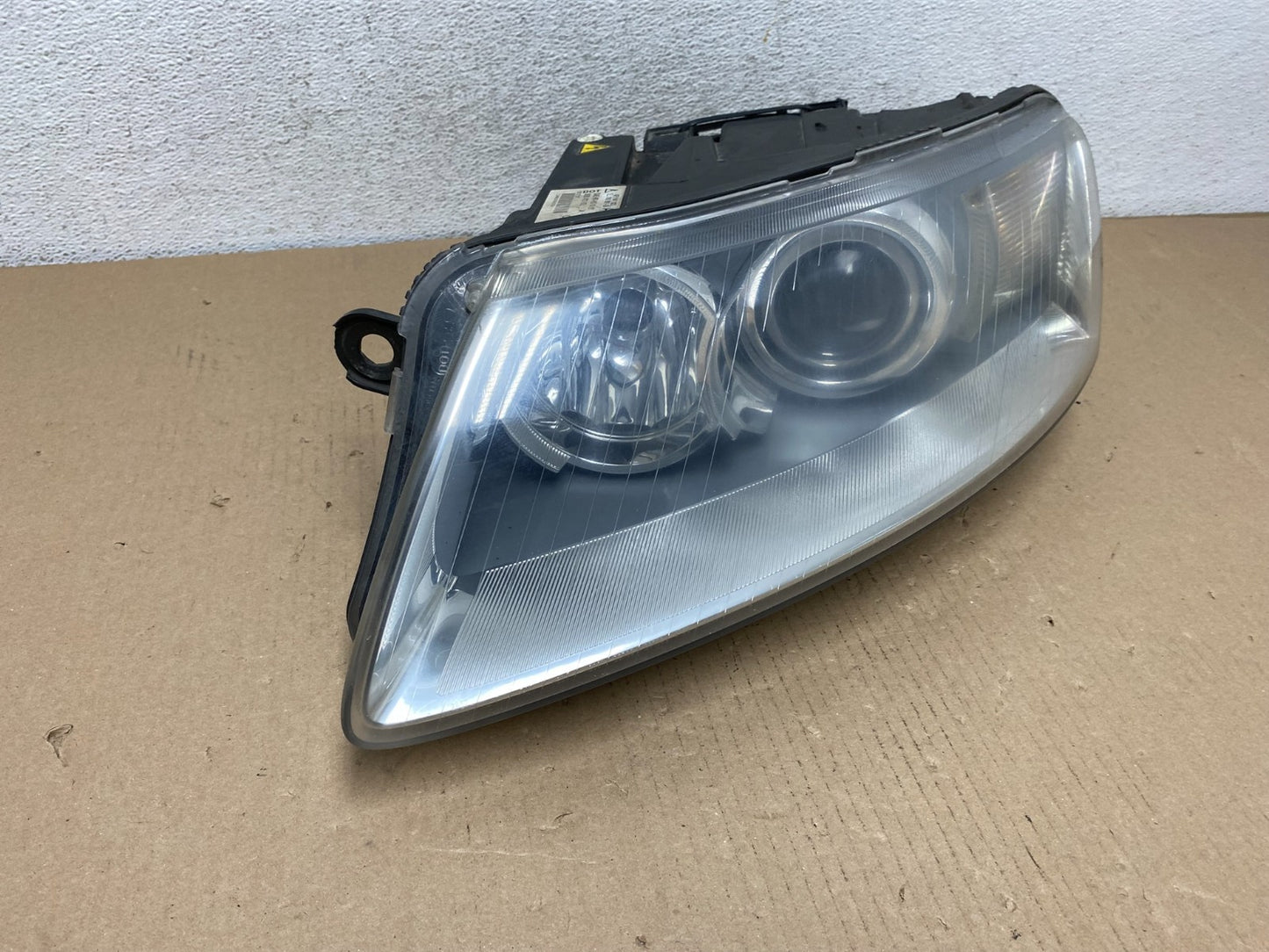2005 to 2008 Audi A6 Left Driver Side Headlight Xenon HID AF3099 DW2