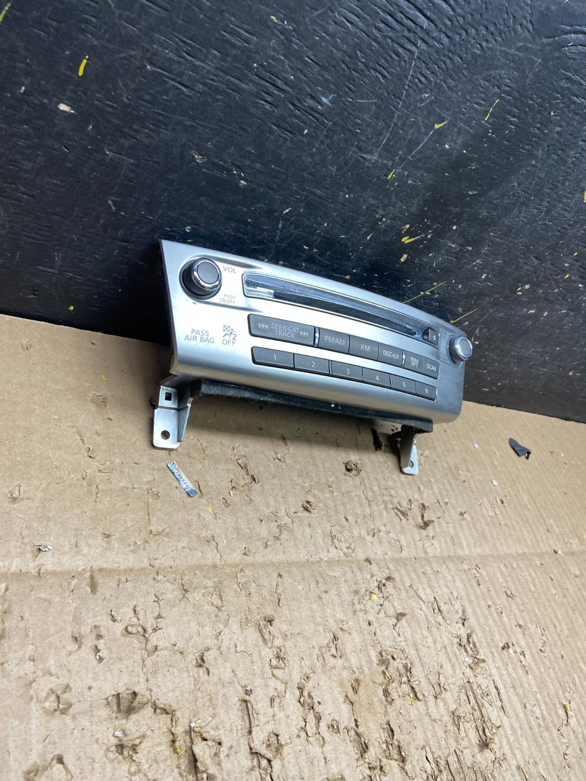 2011 2012 2013  Infiniti M37 Radio Control Face Plate Unit CD Player v7708 DG1