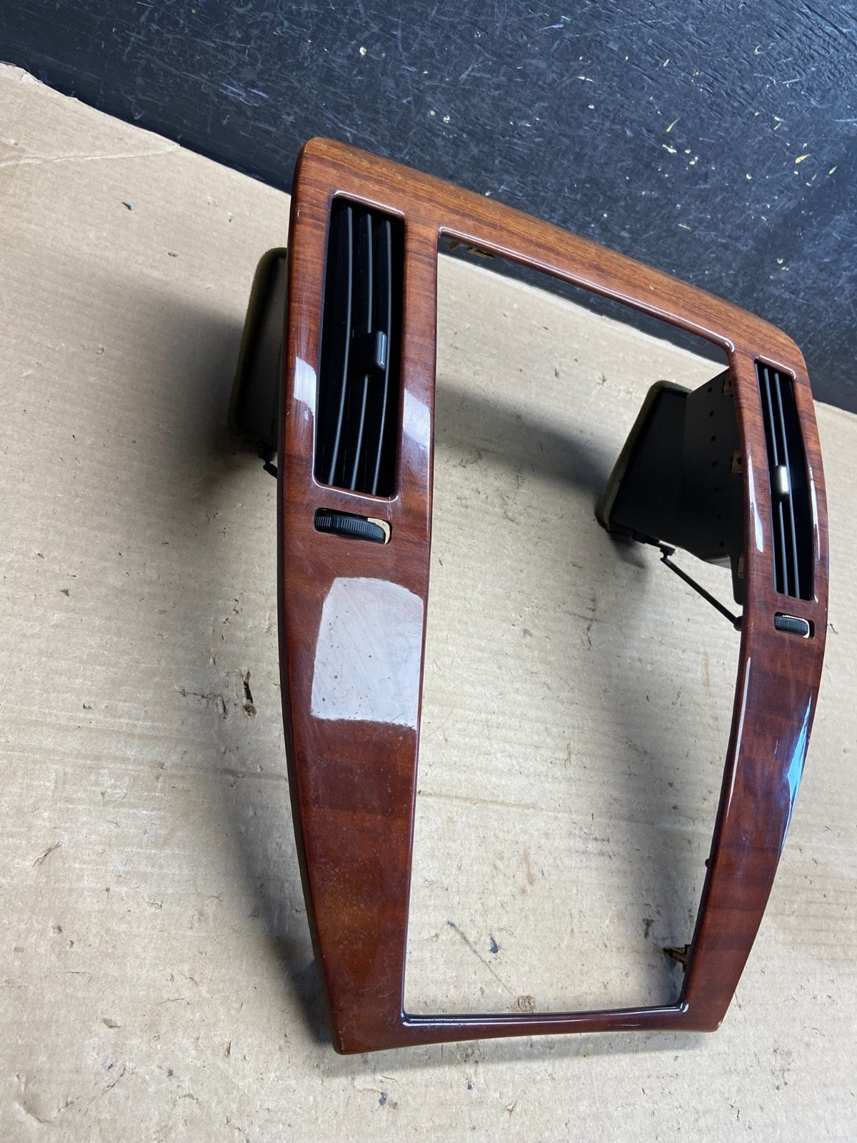 2007-2011 Cadillac STS Center Dash Trim Radio Bezel Vent Wood AH3780 DG1