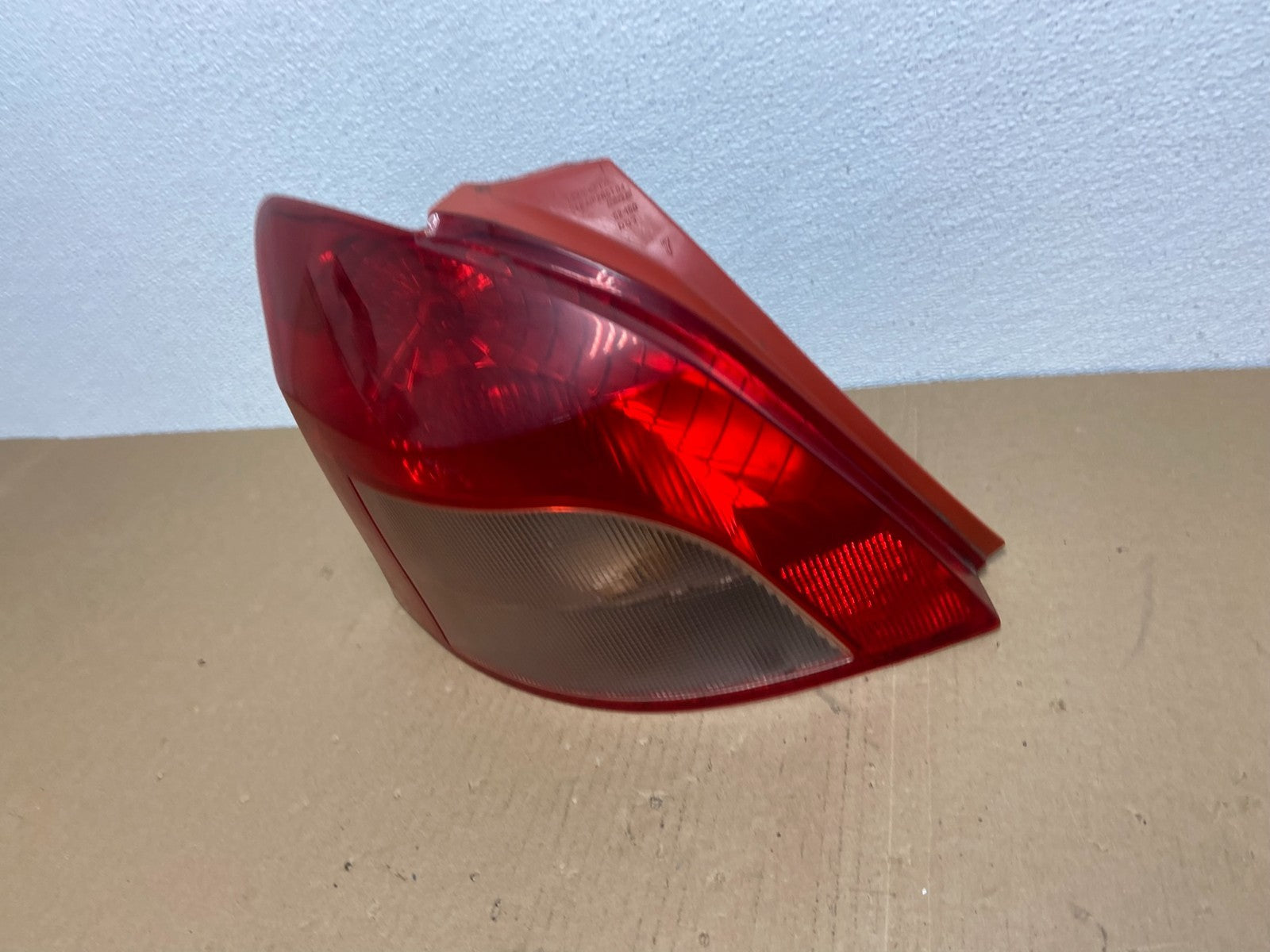 2006 to 2008 Toyota Yaris Hatchback Left Driver Side Tail Light Oem AB6392 DW1