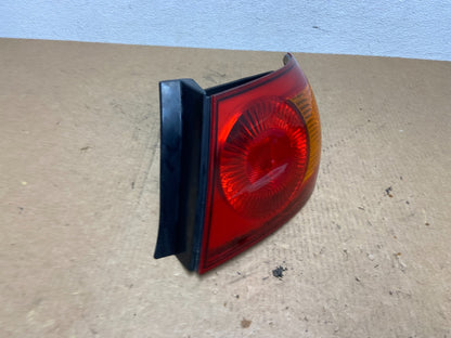 2001 to 2003 Hyundai Elantra Hatchback Right Passenger Side Tail Light AC3253 DW2