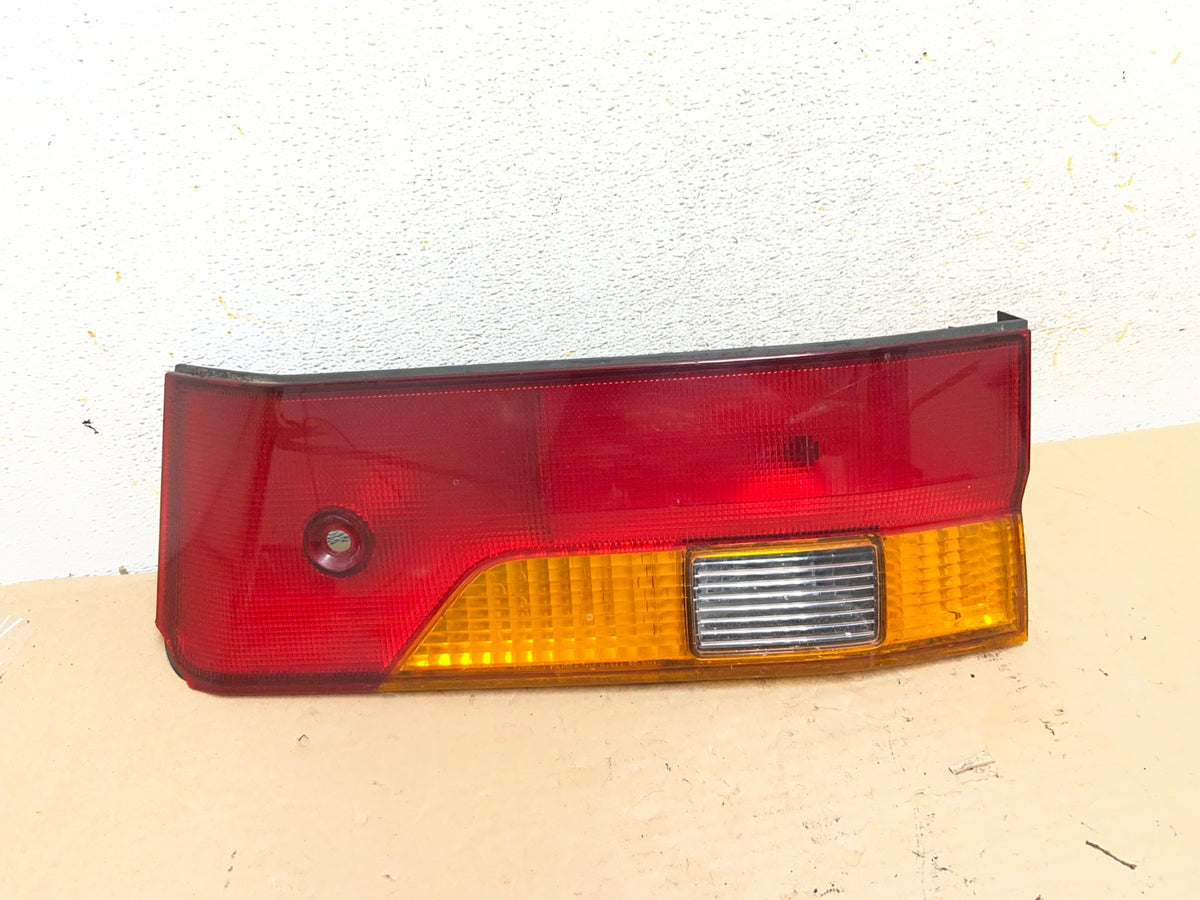 2002-2004 Honda Odyssey Right Passenger RH Side Tail Light Inner AI0935 LK0