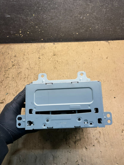 2011 to 2012 Chevrolet Equinox Cruze Radio Cd Receiver 22870782 W6926 DG0