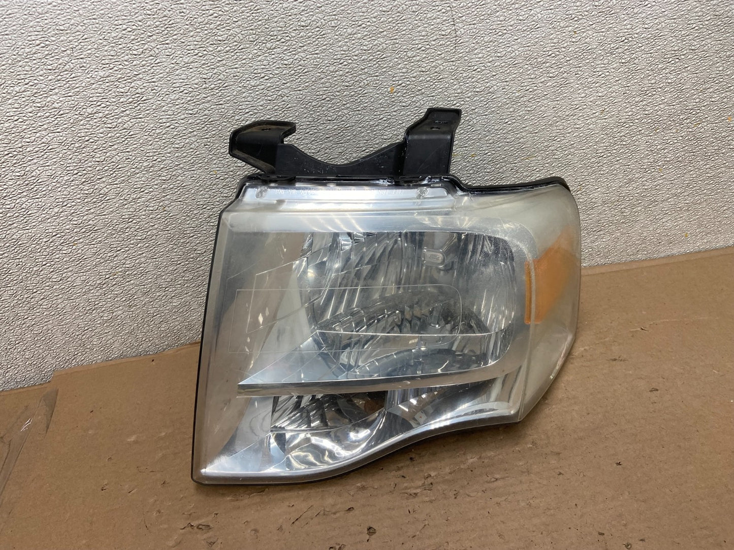 2007 - 2014 Ford Expedition Left Driver LH Side Headlight Halogen Oem AB0153 DW0