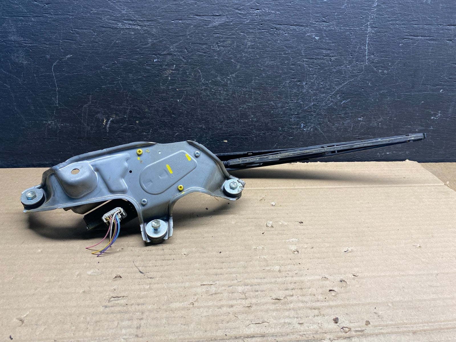 2012 to 2017 Toyota Prius V Rear Wiper Windshield Motor ad9474 DG5