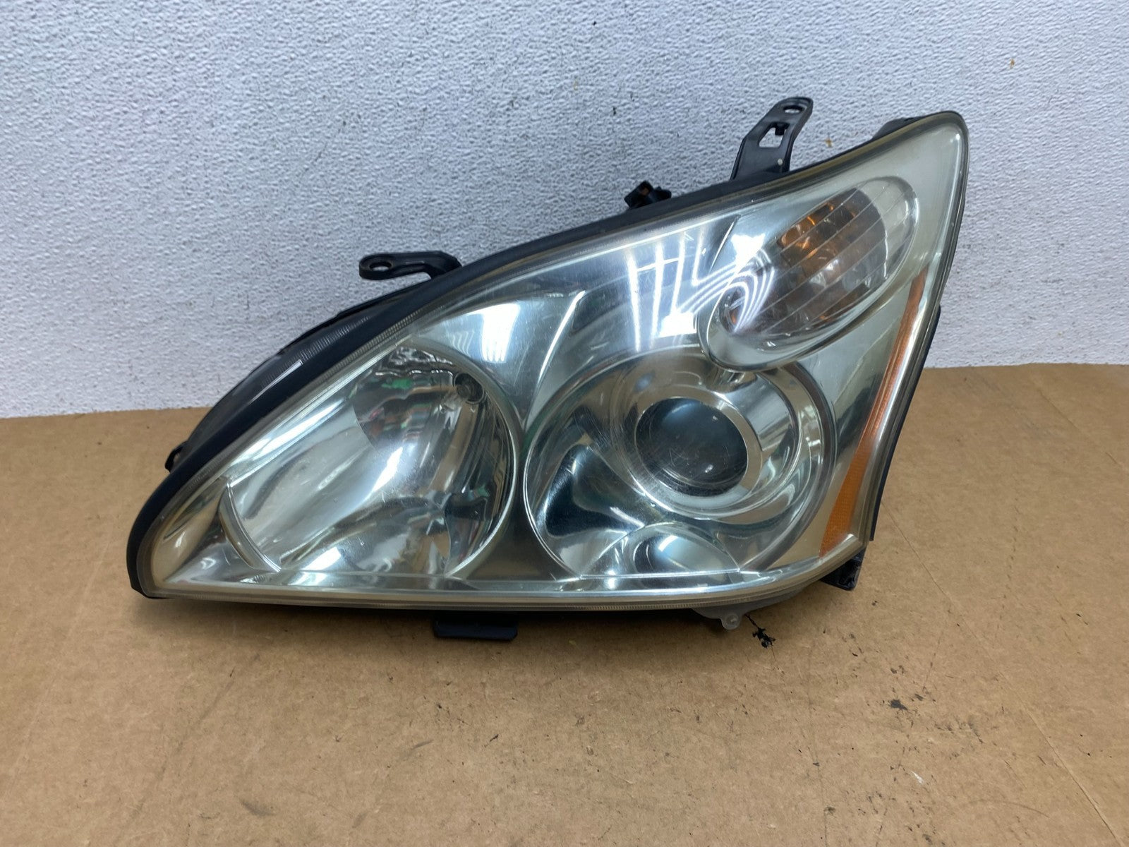 2004 to 2009 Lexus RX330 RX350 Xenon Left Driver Side Headlight AE3213 DW0