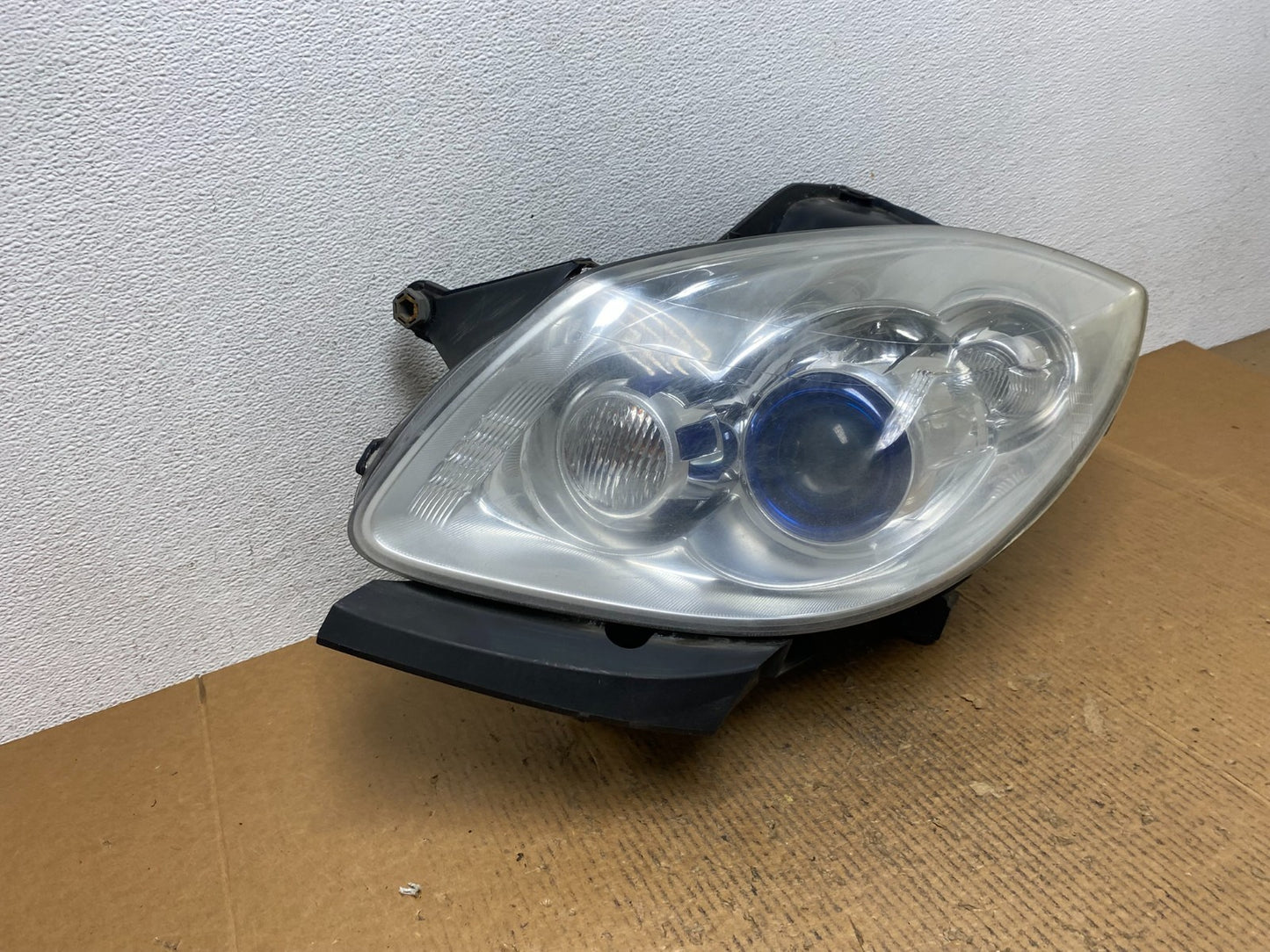 2008-2012 Buick Enclave Left Driver Headlight Xenon Hid One Ballast AE1483 DW2