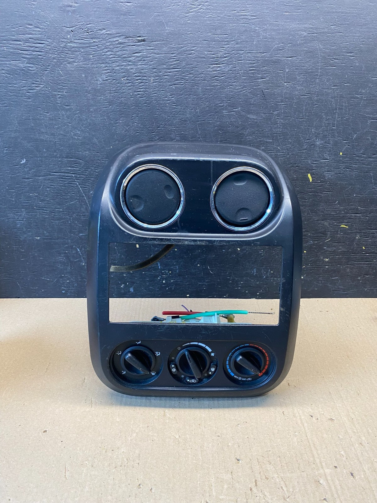 2009-2013 Jeep Patriot Dash Climate Temperature Control Radio Bezel OEM q6955 DG0