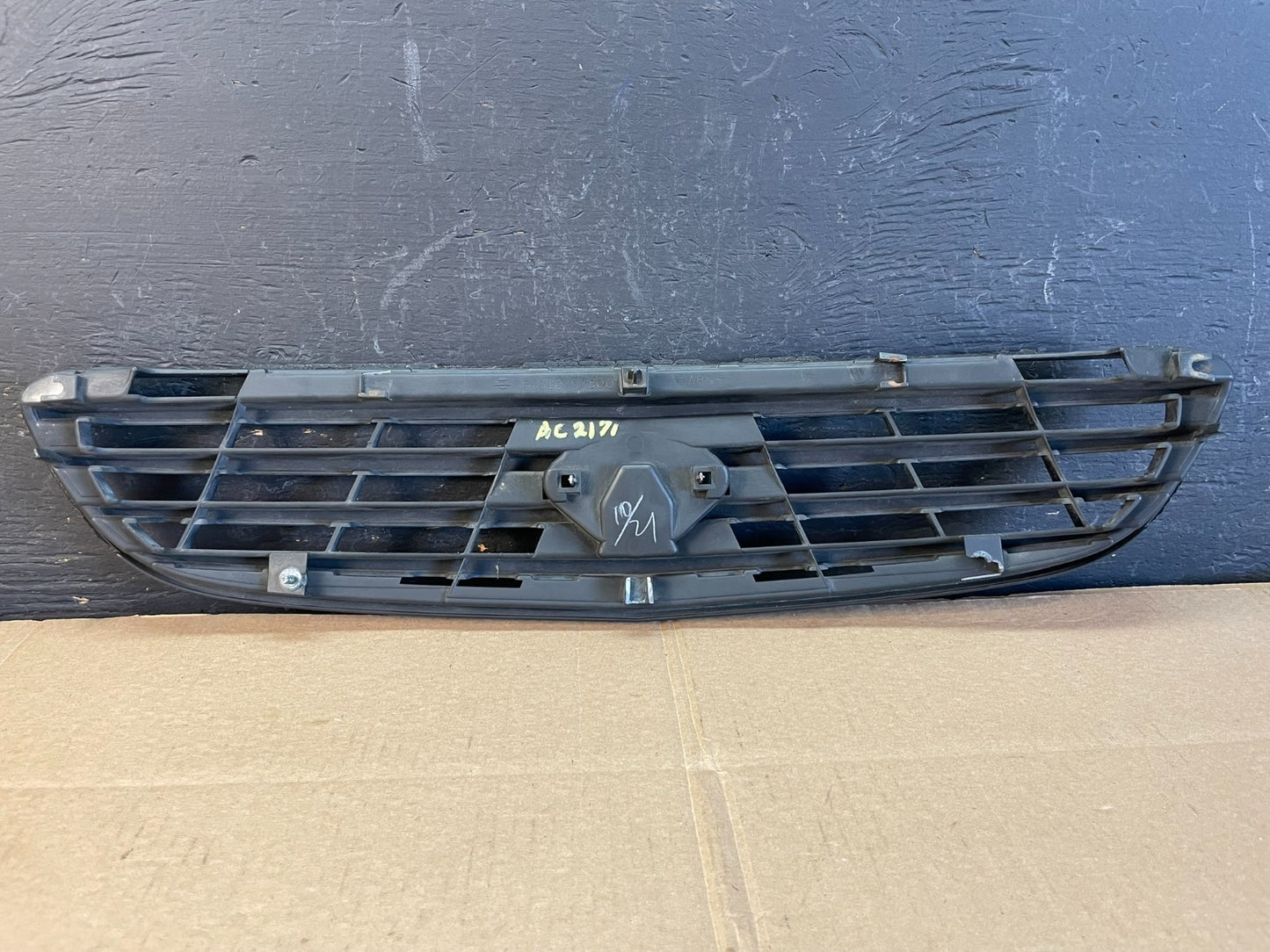 2002 2003 2004 Infiniti I35 Sedan Front Upper Grill Grille Oem AC2172  DG3