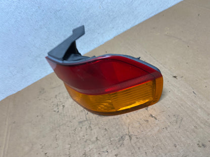 2002 2003 2004 Honda Odyssey Right Passenger Side Tail Light AD3742 LK1