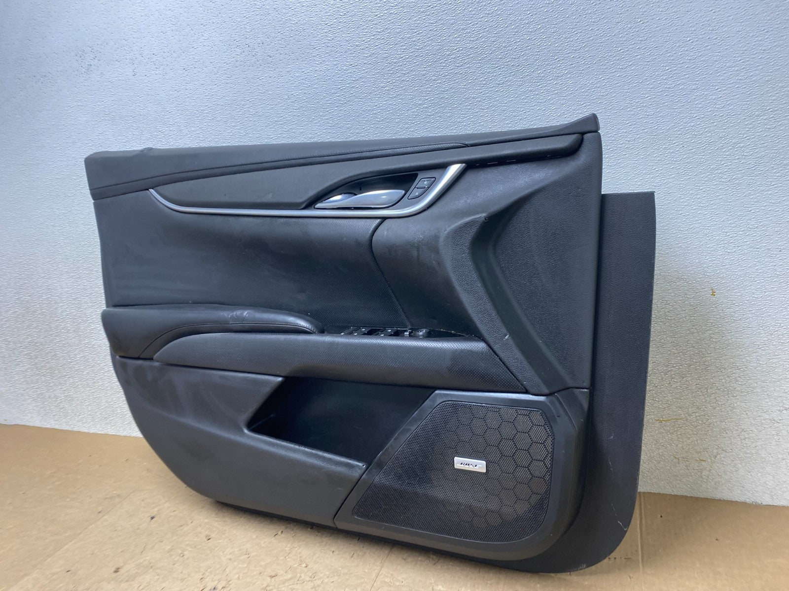 2013 to 2016 Cadillac XTS Left Driver LH Side Front Door Panel Cover w9208 DG1
