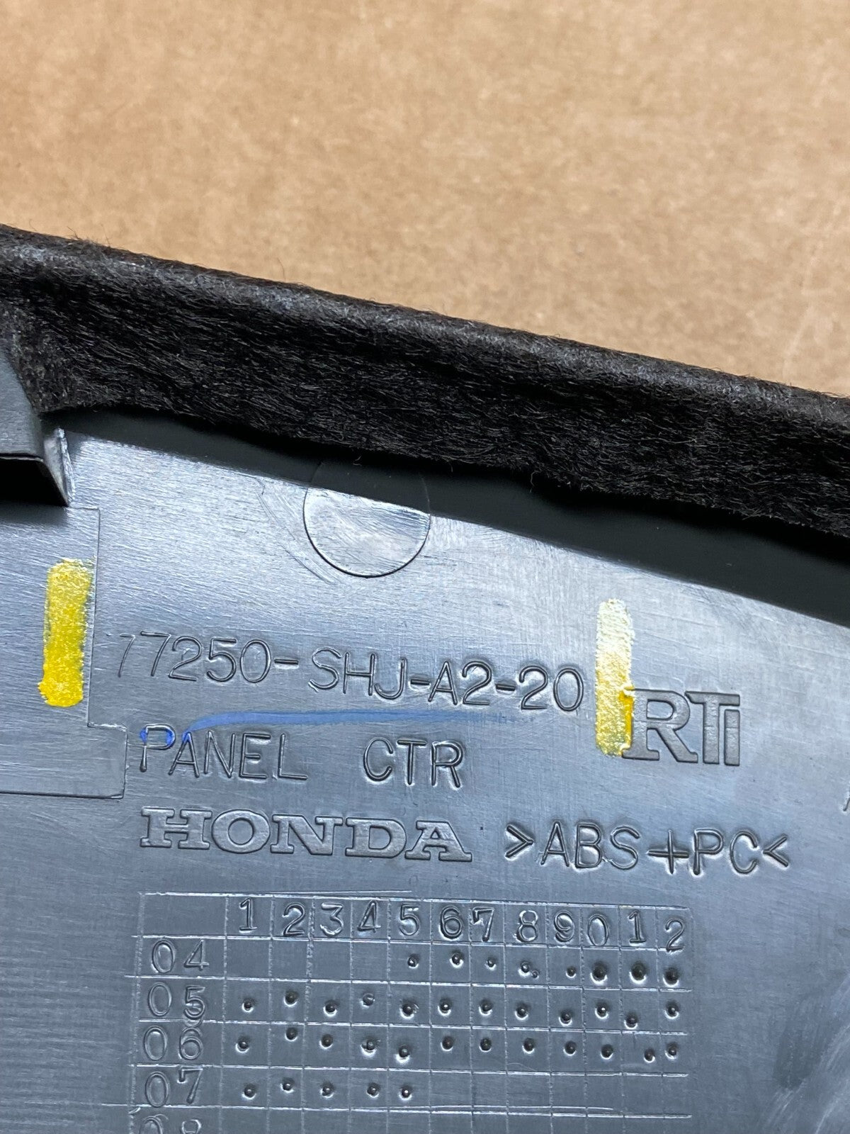 2005 to 2010 Honda Odyssey  Radio Climate Control Dash Trim Bezel H7597 DG16